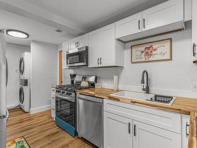 1527 N Center St — Photo 16
