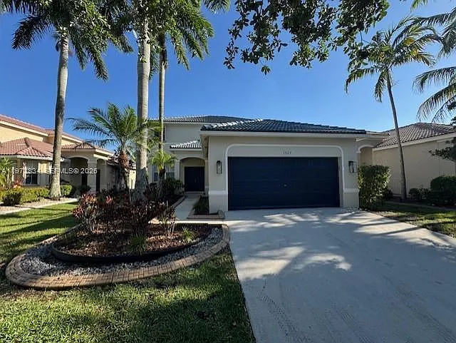 1527 Winterberry Ln — Photo 1
