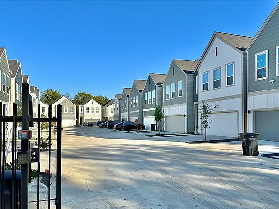 2nd image of 2054 Johanna Dr