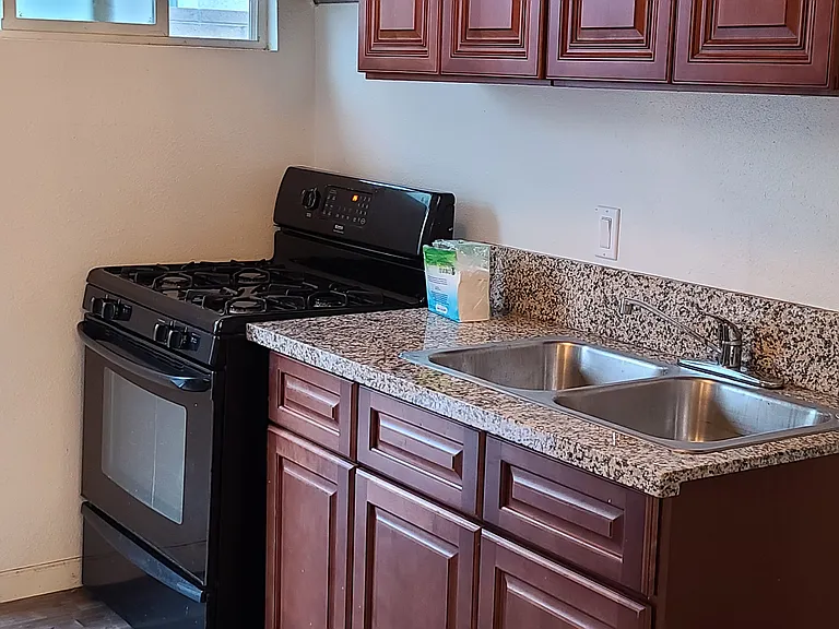 1616 Batson Ave #B — Photo 8