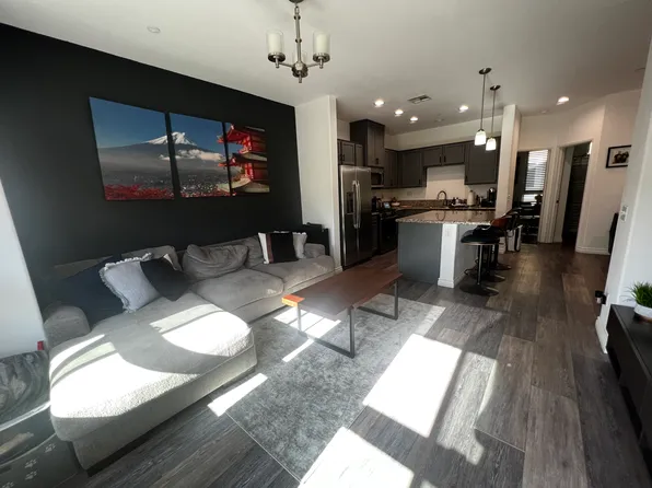 (undisclosed Address), Van Nuys, CA 91405