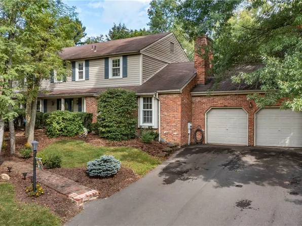 218 King Richard Dr, McMurray, PA 15317