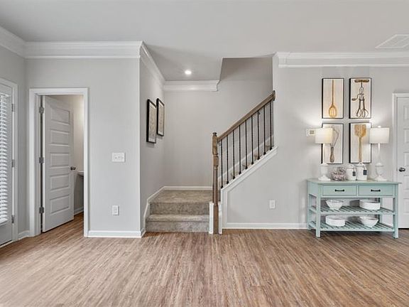 3rd image of 1182 Chastain Dr