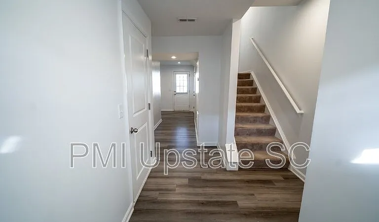 226 Coldwater Creek Ct — Photo 2