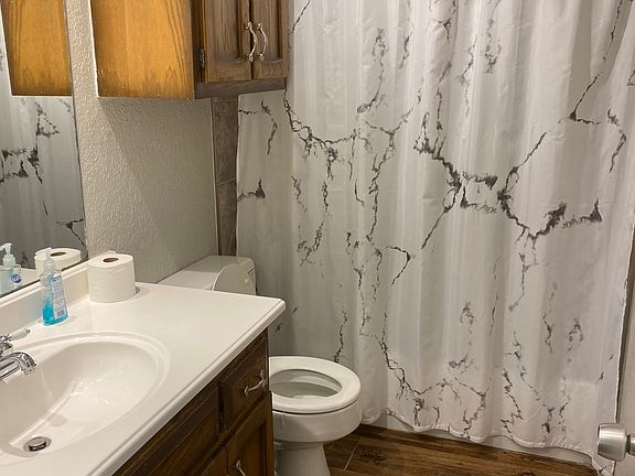 Master Bedroom Full Bath