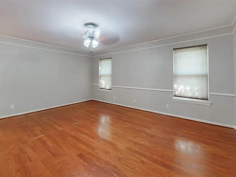 5338 Creekbend Dr — Photo 8