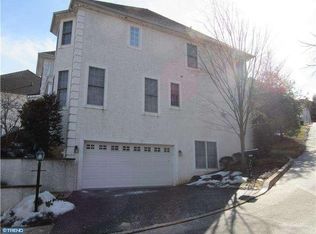 1110 Spruce Ln, West Conshohocken, PA 19428