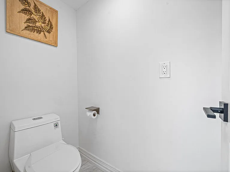 9022 Quebec Dr — Photo 34