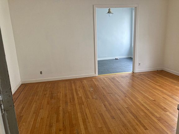 2nd image of 107 Bernard St