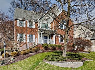 702 Willowcrest Dr, Gibsonia, PA