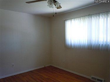 4th image of 884 Sherwood Dr