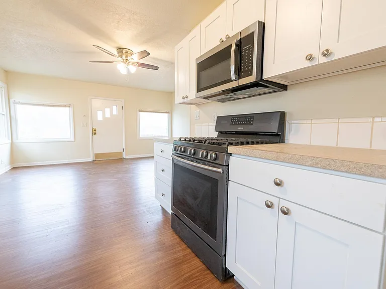 11130 NE Knott St — Photo 13