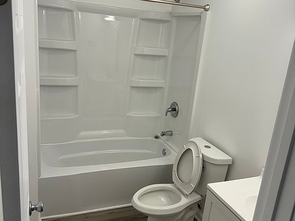 5th image of 1140 Dean St #D