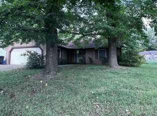 209 S Wedgewood Ln, Carbondale, IL 62901