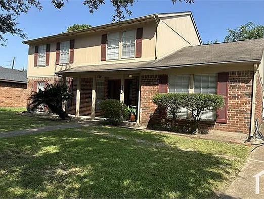 4 bed, 2394 sqft, $2,395 — Photo 2