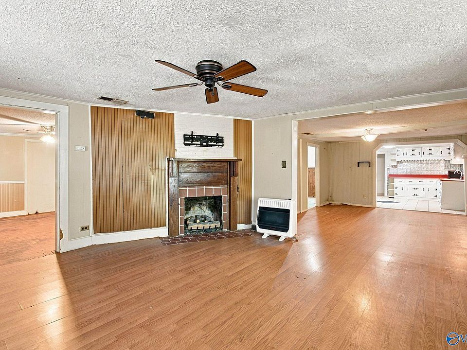 7th image of 710 County Road 317