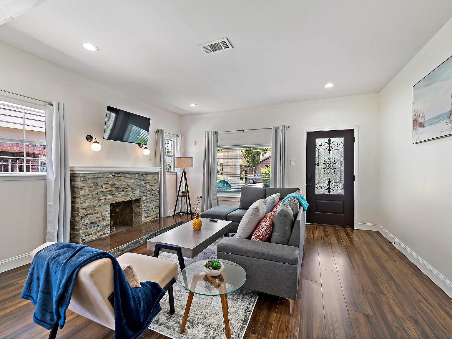 4 bed, $8,850 — Photo 4