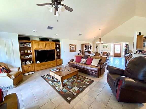 5th image of 294 SW Hidden Creek Dr