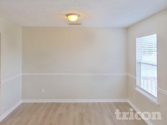 4th image of 3002 Henderson Ln