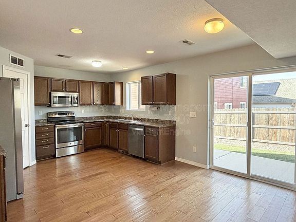5th image of 3910 Reindeer Cir