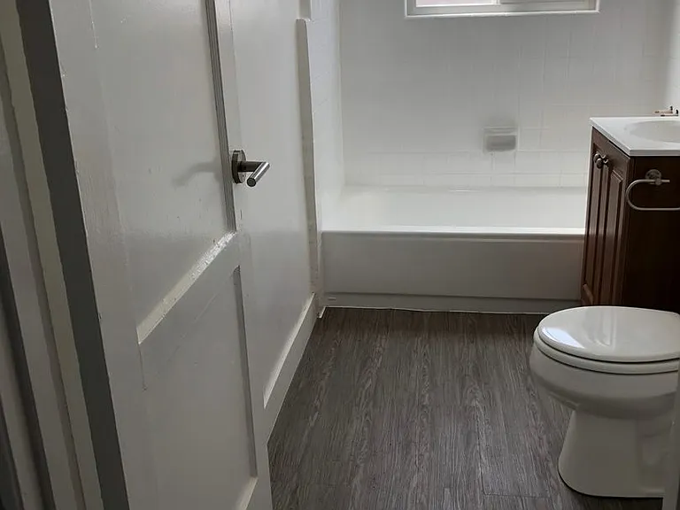 321 S Verdugo Rd — Photo 10
