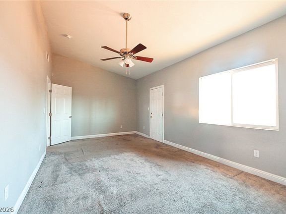 4th image of 2125 E Oakey Blvd