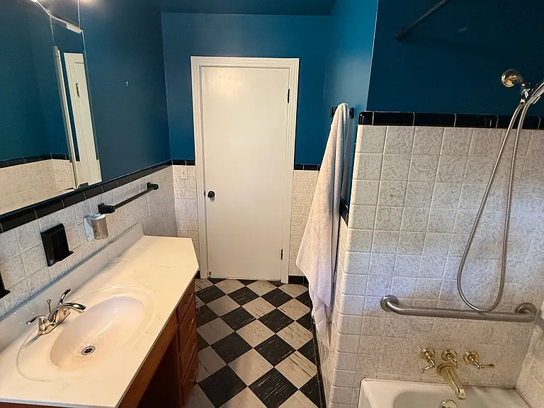 1007 Fowler St — Photo 21