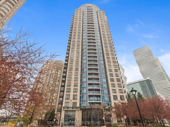 330 Burnhamthorpe Rd W, Mississauga, ON