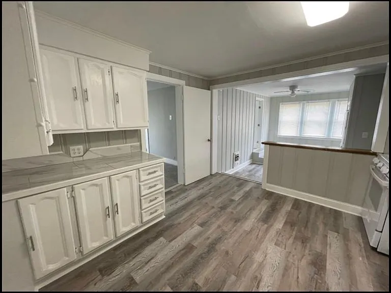 808 Sycamore St — Photo 5