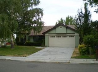 2324 Apache Dr, Bishop, CA 93514