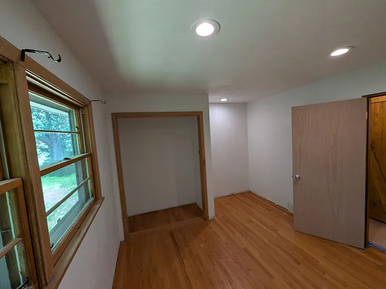 7734 E Rockton Rd — Photo 17