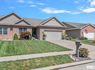 4821 Chestnut Dr, Springfield, IL 62711