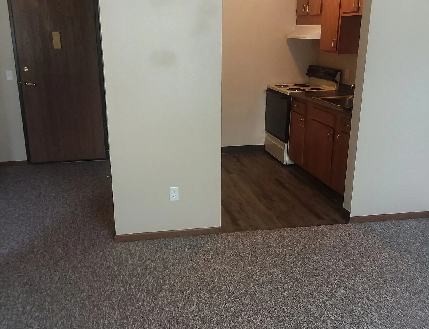 Clover Ridge Apartments — Photo 3