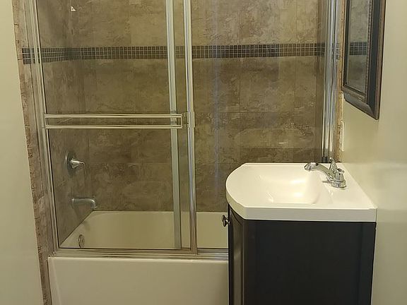 5th image of 947 S Westmoreland Ave APT 310