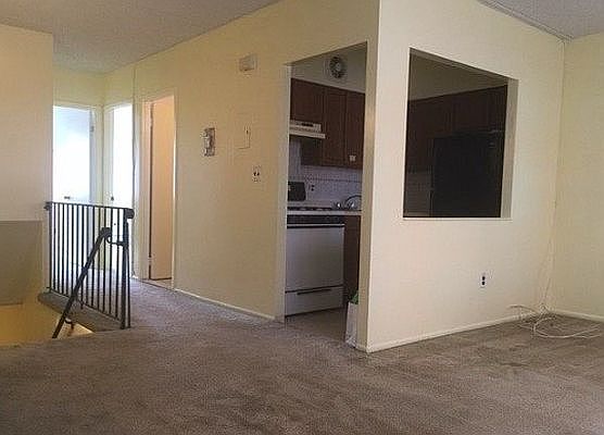 2nd image of 14-16 33rd Ave #2