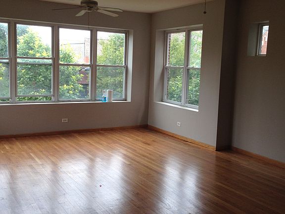 4th image of 1052 N Oakley Blvd #Three