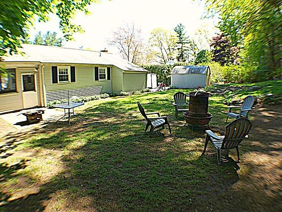 4th image of 5 Marion Dr