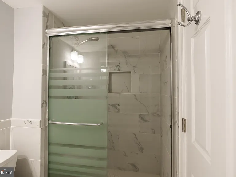 5776 Yellowrose Ct — Photo 24