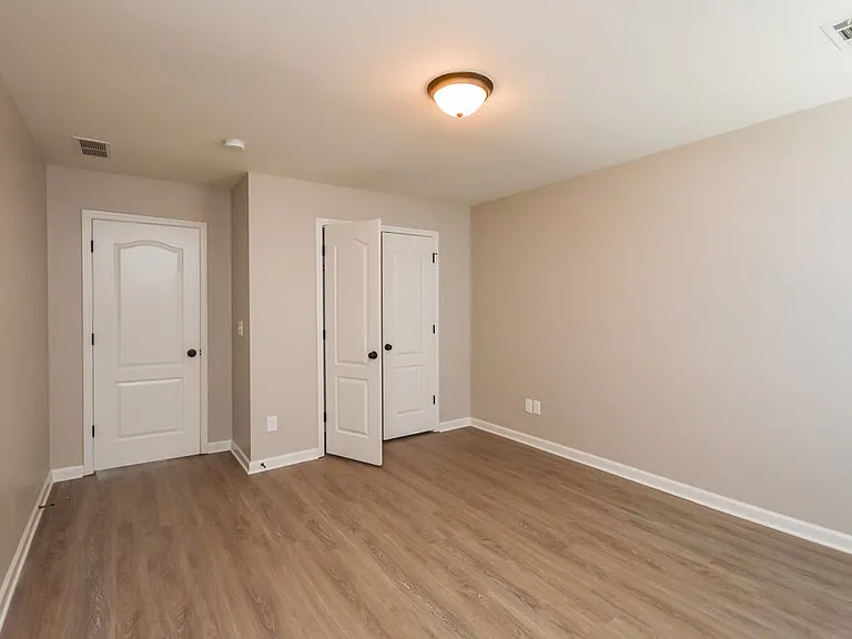 90 Riverstone Dr — Photo 14