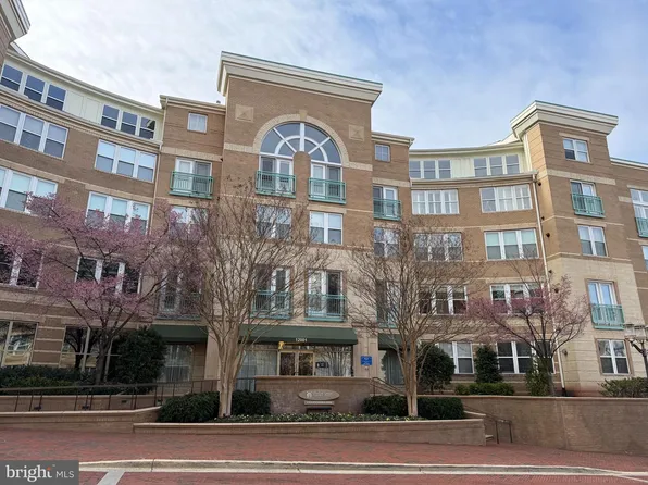 12001 Market St APT 181, Reston, VA 20191