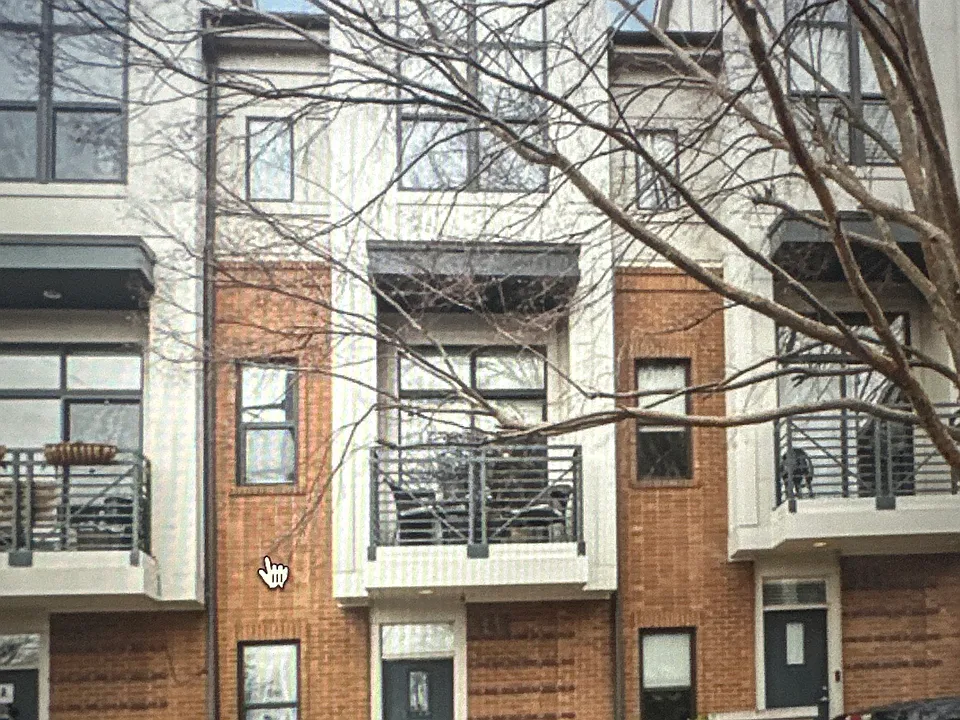 946 E 8th St #946