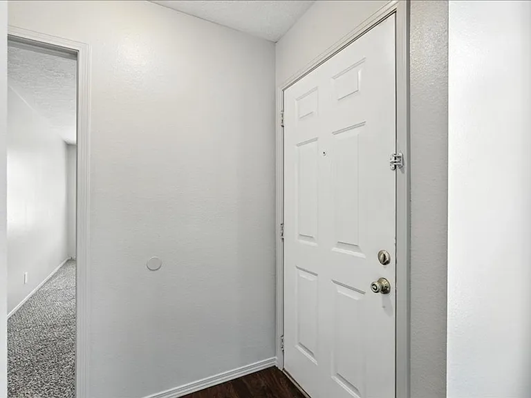 7901 Cockatoo Ln NE — Photo 5