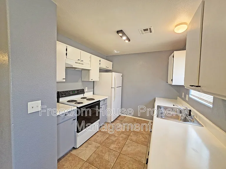 1444 Star Rd #3 — Photo 10