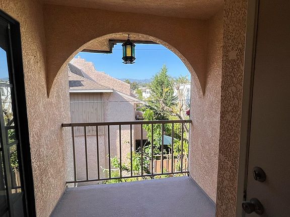 5th image of 1517 Rock Glen Ave #302