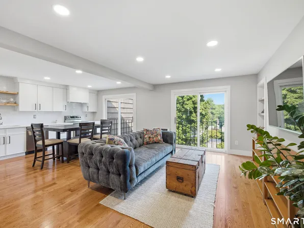 201 Highview Avenue #D2, Stamford, CT 06907