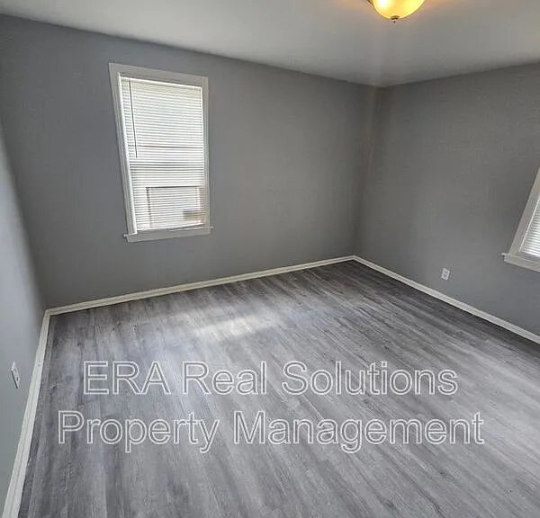 2065 W Mound St — Photo 14