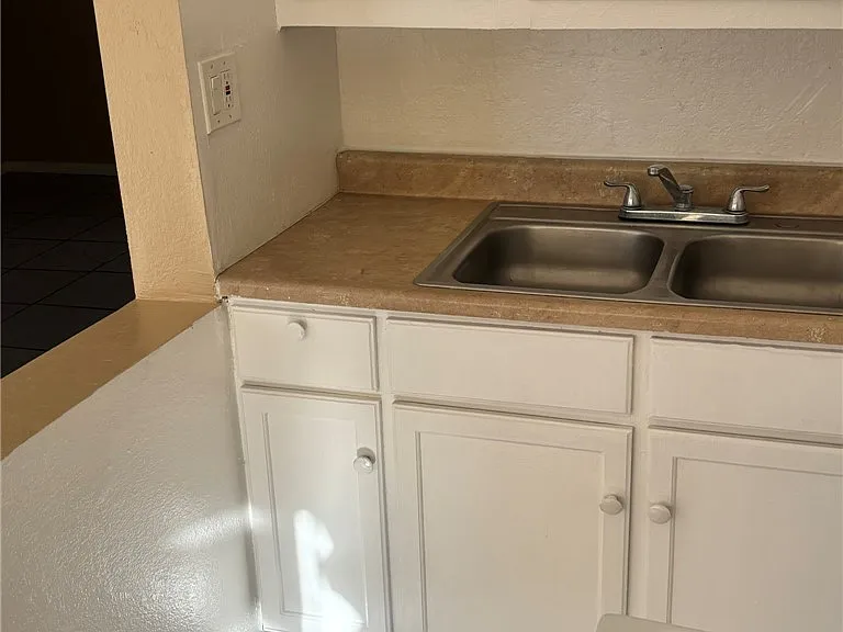 1118 Laurel Ave #1 — Photo 6