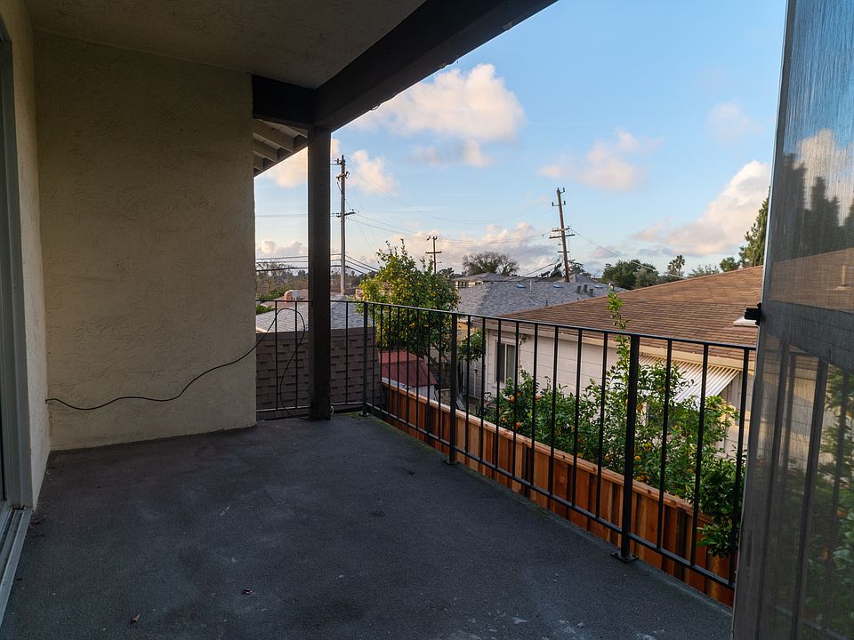 1st image of 43610 Ellsworth St APT 4