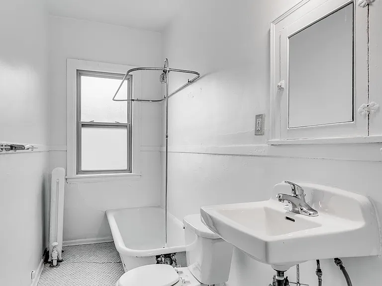 Summit Hill Apartments — Photo 29