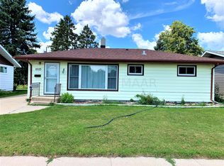 1223 17th St N, Moorhead, MN 56560